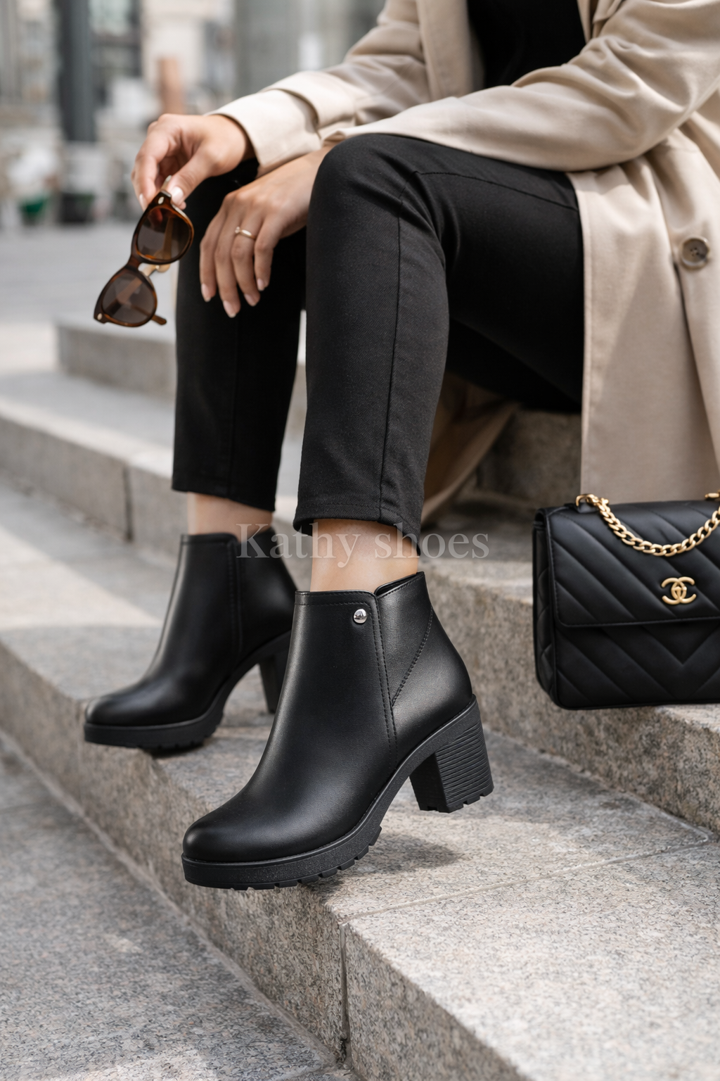 Botín Negro de Dama Taco 5 en Biocuero | Cómodo y Antideslizante